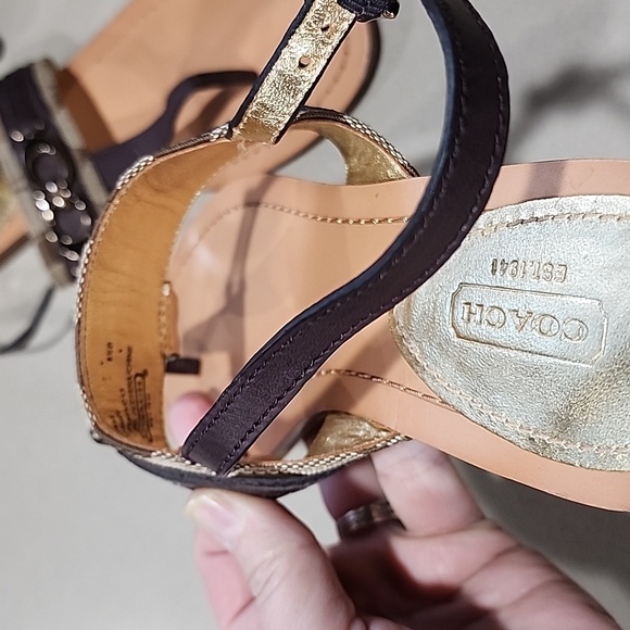 Coach Sammy Signature C Logo Thong Sandals, Brown, Size 8.5 Gold Hardware - Picture 5 of 16